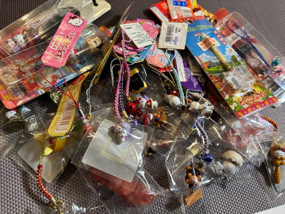 ご当地キティ 根付け USJ【レア含】33個 まとめ売り