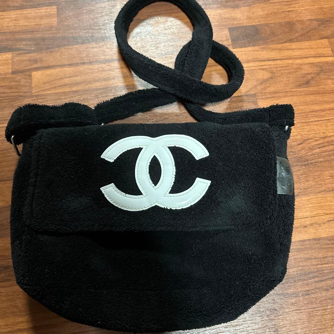CHANEL ブラックファブリックバッグ
