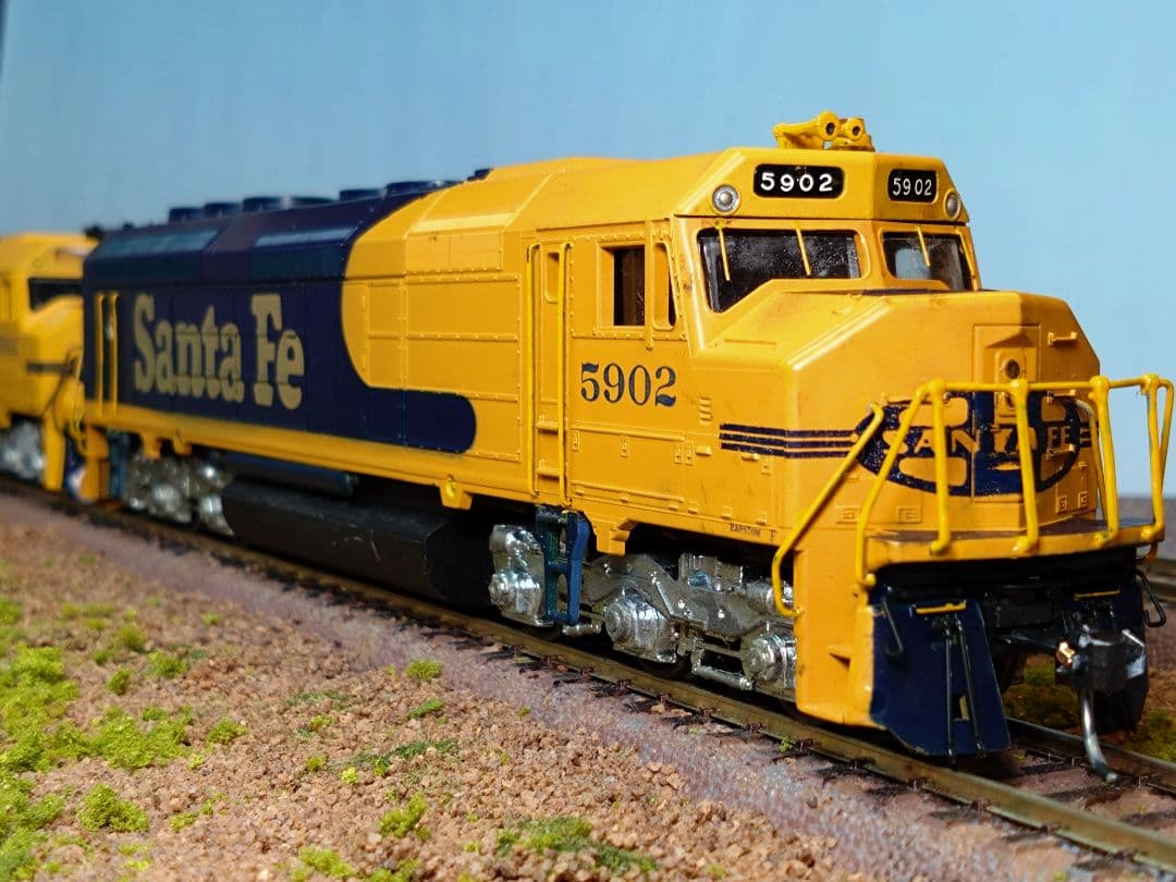 アメリカディーゼル機関車　ＡＴＳＦ Ｆ４５　(２台セット)