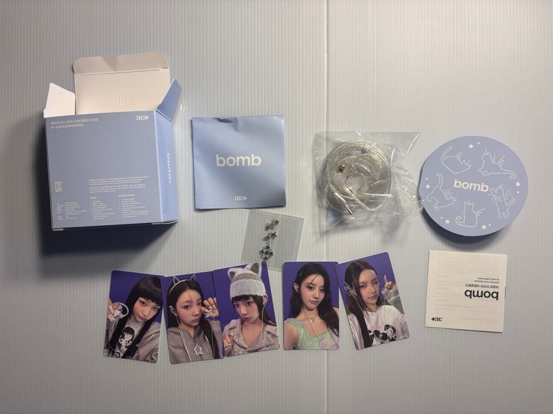 ILLIT BOMB MERCH ver. 未使用 s-l400.jpg