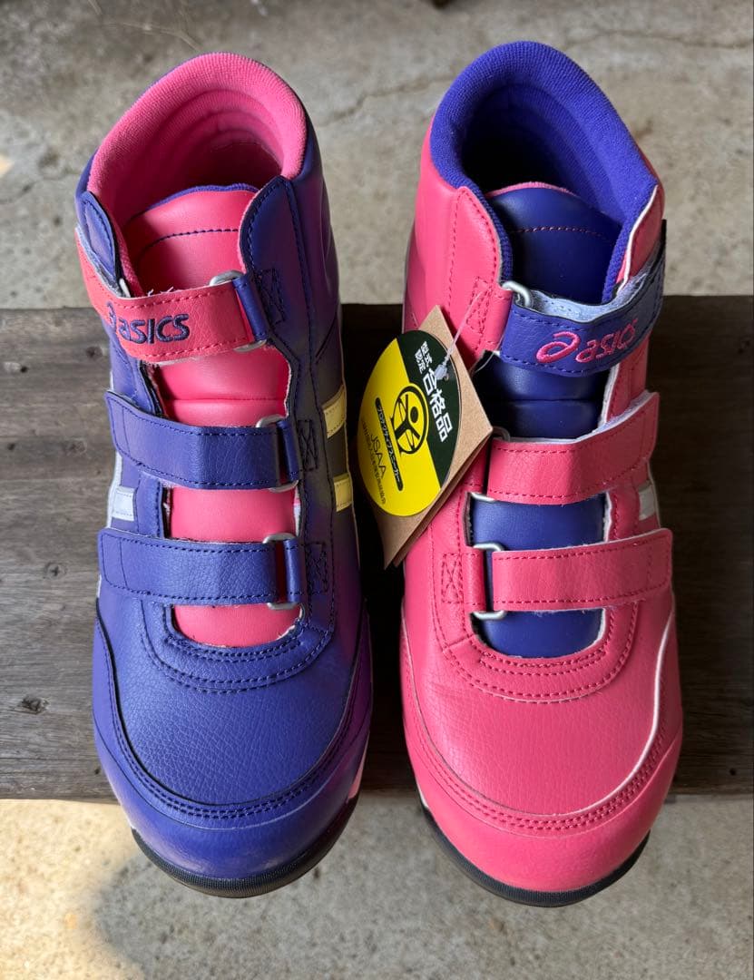 asics アシンメトリーカラー