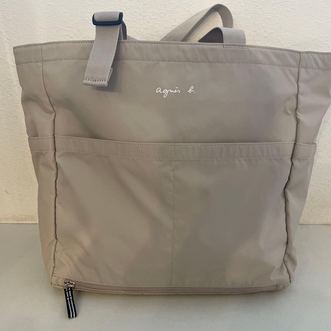さな新品未使用 agnès b. ベージュ マザーズバッグ agnes b.（アニエスベー） マザーズバッグ ロゴ ペアレンツバッグ