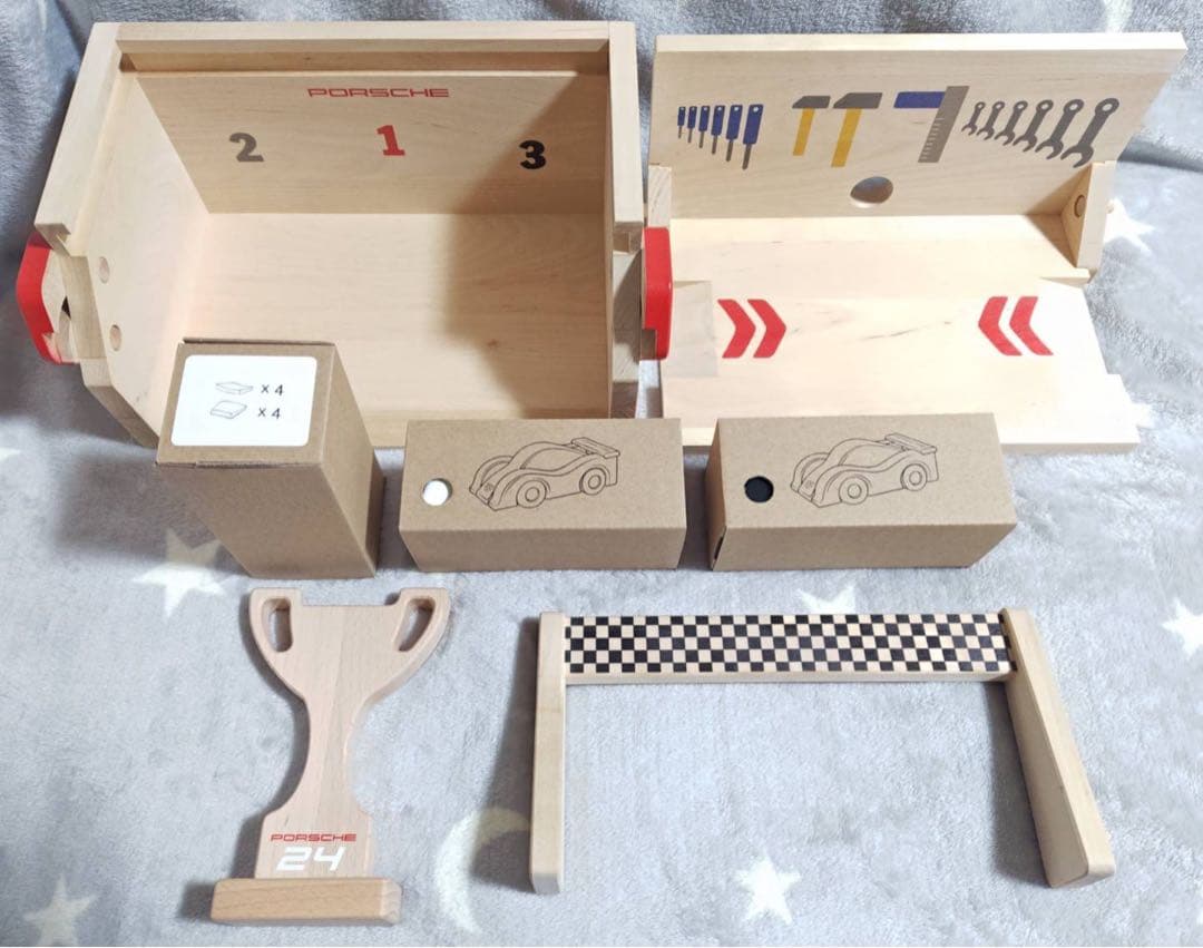 ポルシェ バヨ社 レーストラック スターターセット 木製おもちゃ 知育玩具 ポルシェ バヨ社 レーストラック スターターセット 木製おもちゃ 知育