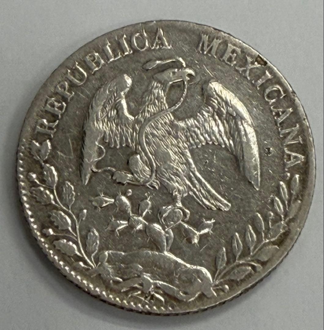 1888年- CA MMメキシコ 8レアル 自由の帽子大型銀貨 荘印あり