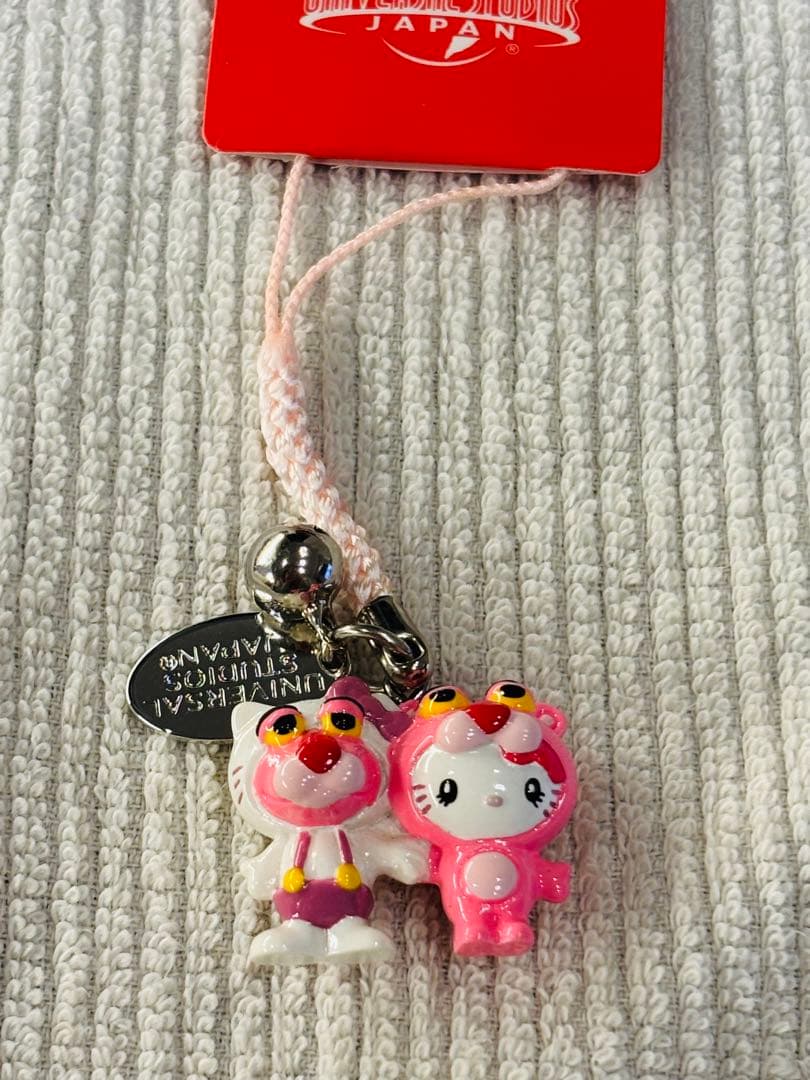 ハローキティ　ピンクパンサー　USJ限定　根付け　ストラップ　激レア！　ご当地