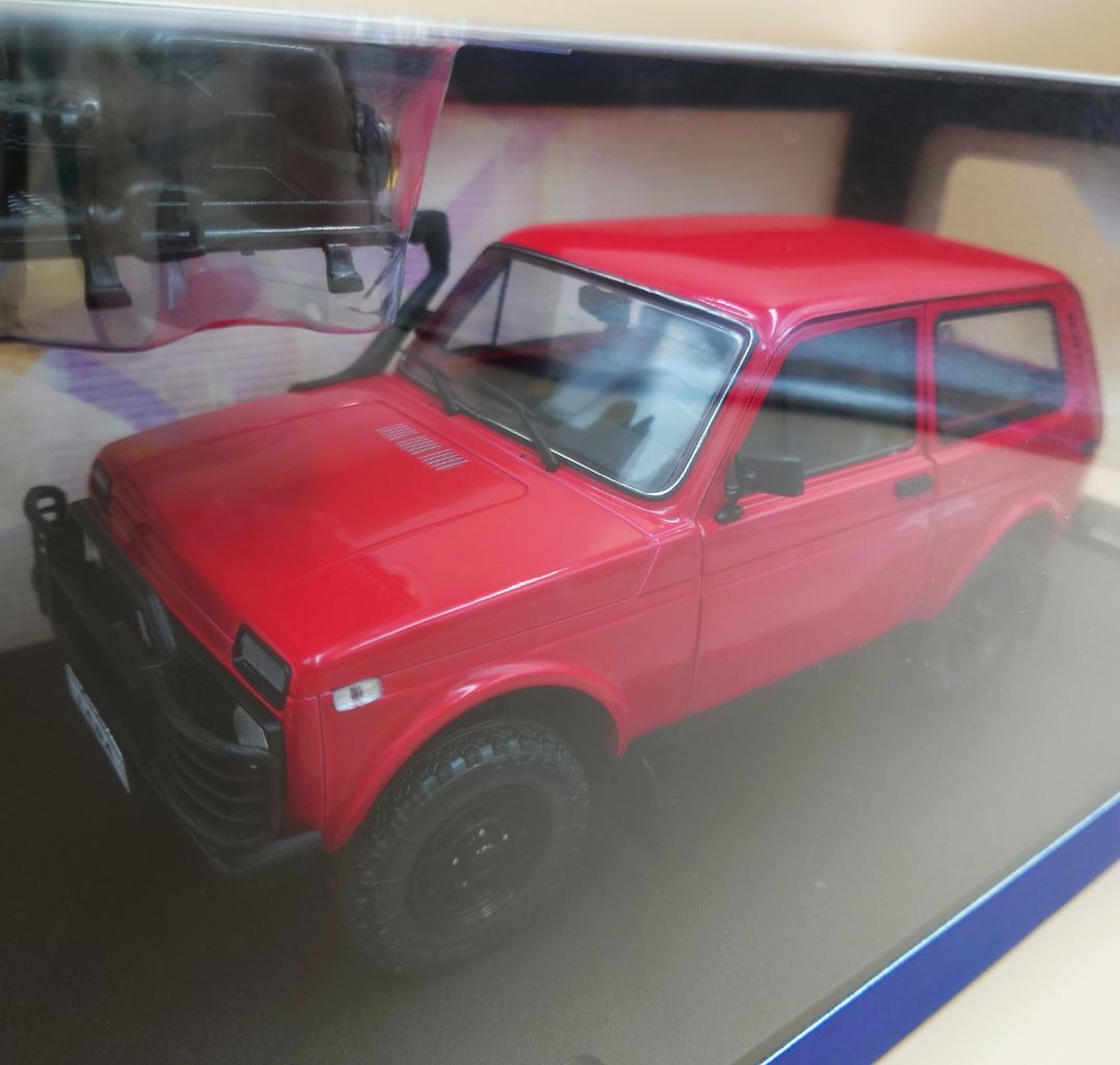 1/18 ラーダ ニーヴァ V LADA 1980 レッド ソリド製ダイキャスト 1/18 ラーダ ニーヴァ V LADA 1980 レッド ソリド製ダイキャスト