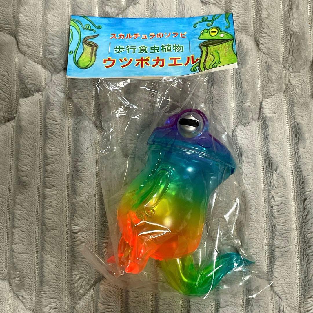 新品 スカルチュラ カエル ソフビ人形 ウツボカエル リバースレインボー