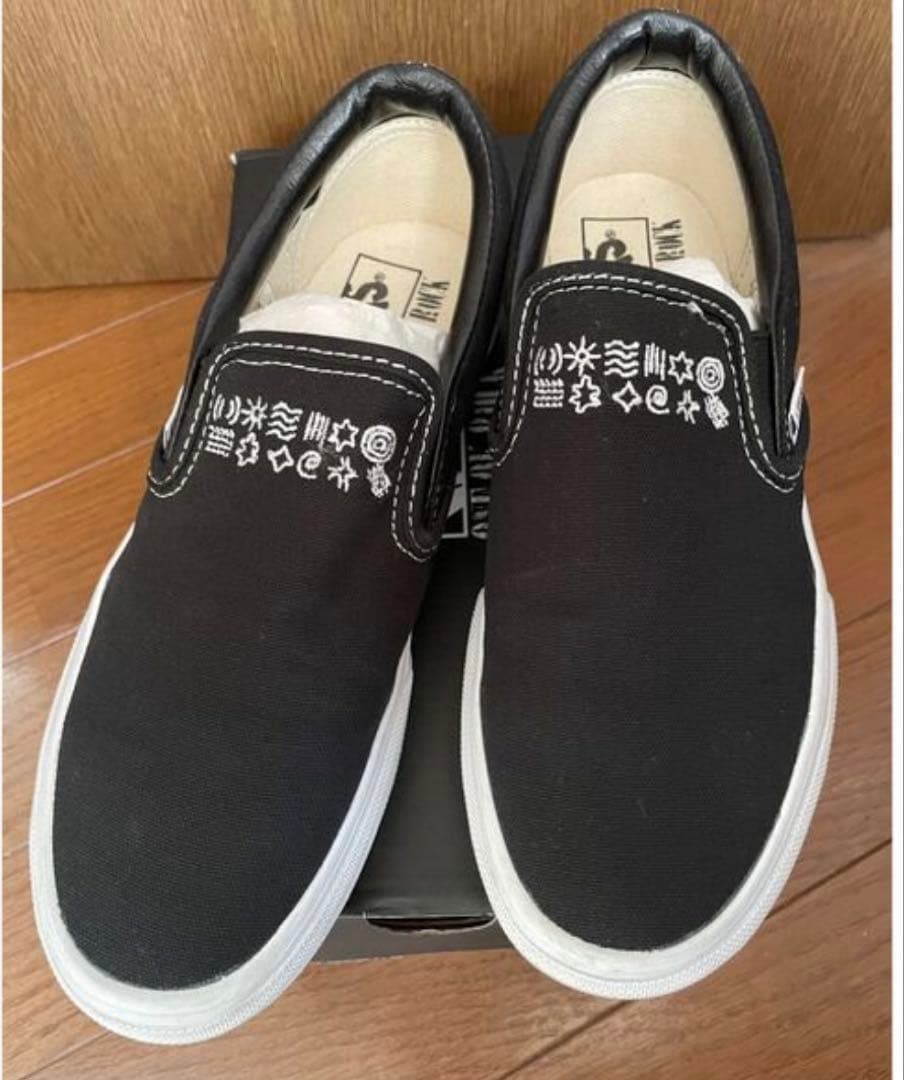 ONE OK ROCK VANS 限定　コラボ　ワンオク　24cm スリッポン バンズ × ワンオクロック、コラボスリッポンが7/18から店舗限定発売
