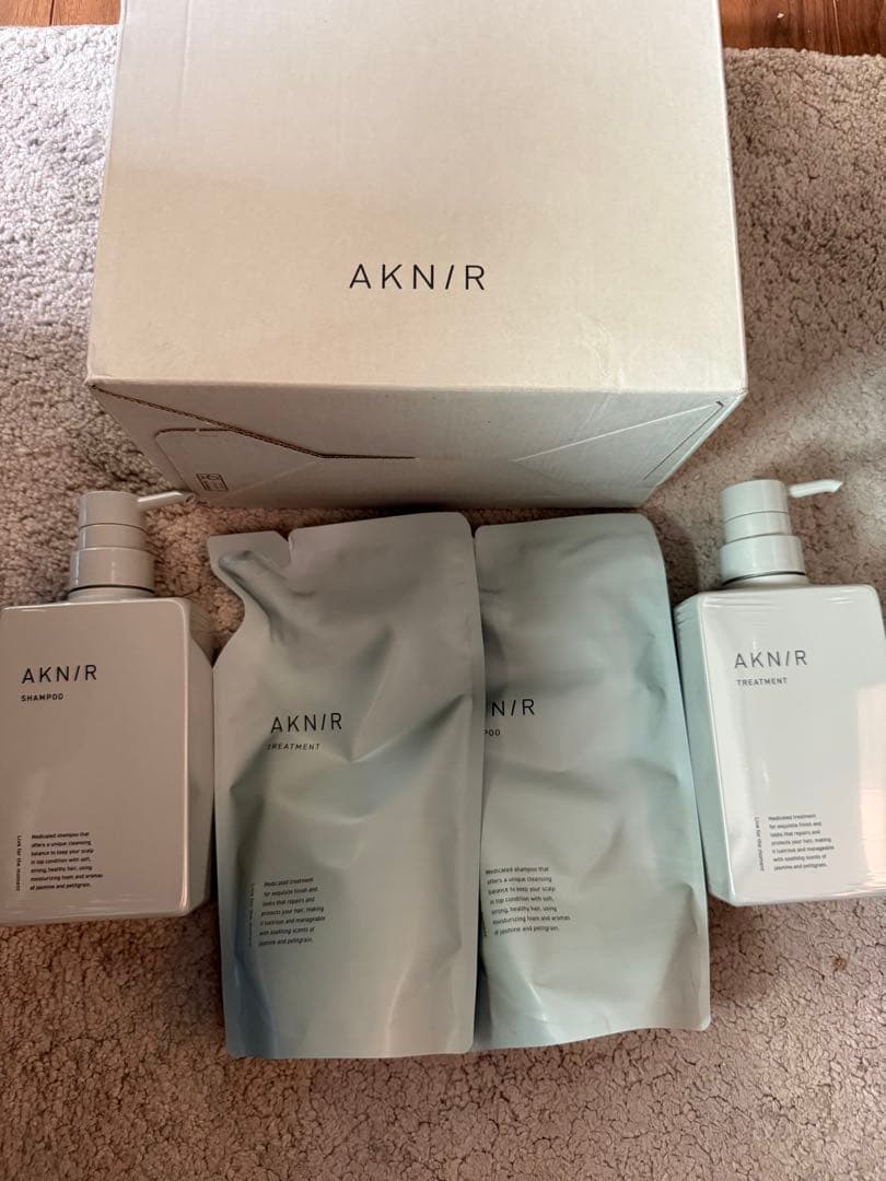 AKNIR シャンプートリートメントセット ポンプボトル2本+詰替え2袋