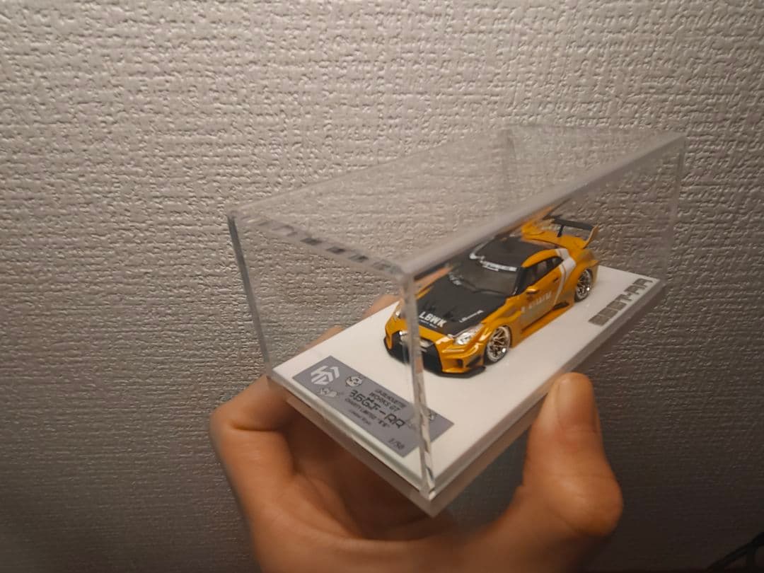 LBWK GTR 1/64 ミニカー ケース付き