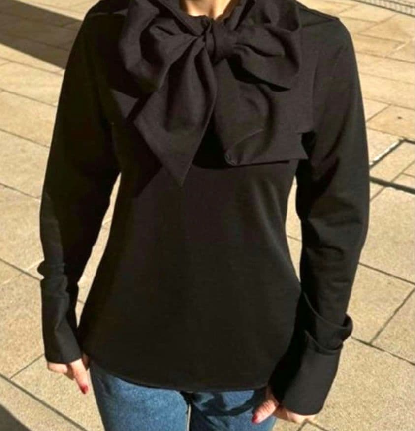 新品未使用 タグ JENNE ジェンヌ　日本製ブラウス見えカットソー リボン　黒