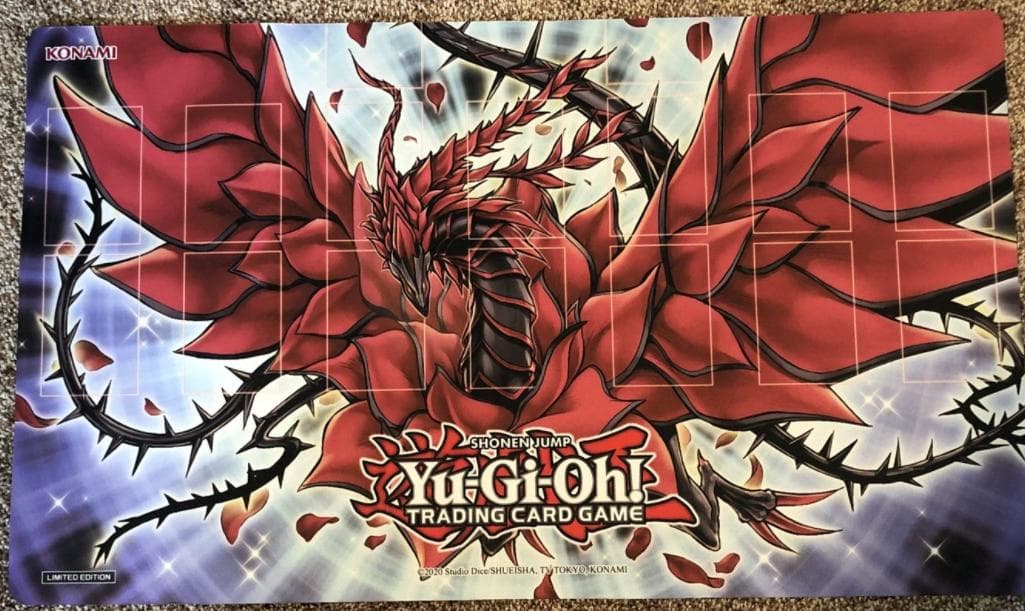 遊戯王 公式 プレイマット ブラック・ローズ・ドラゴン 新品未開封