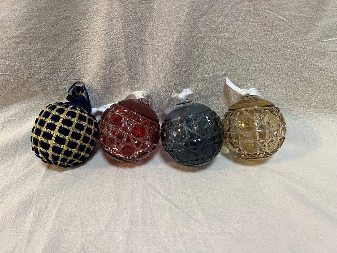 未使用品 Dior クリスチャンディオール クリスマスオーナメント4点セットF7 2024年クリスマスコフレ】メゾン クリスチャン ディオール：世界で120