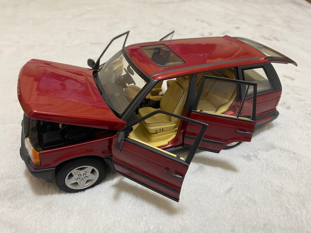 ミニカー AUTOart RANGE ROVER 4.6HSE 1/18