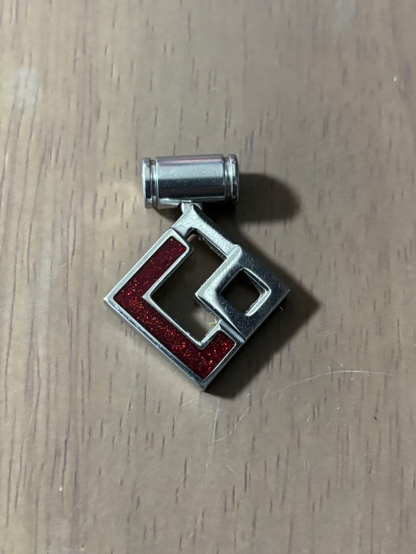 コラントッテネックレス　レッドラメ（トップのみ）値下げ希望は、交渉次第になります TAO コラントッテ ネックレス AURA シルバーブラック レッドラメ