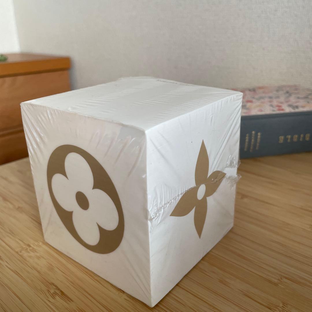 Louis Vuitton ノベルティ　キューブ型　メモ帳 LOUIS VUITTON（ルイ・ヴィトン） ノベルティ メモパッド キューブ型