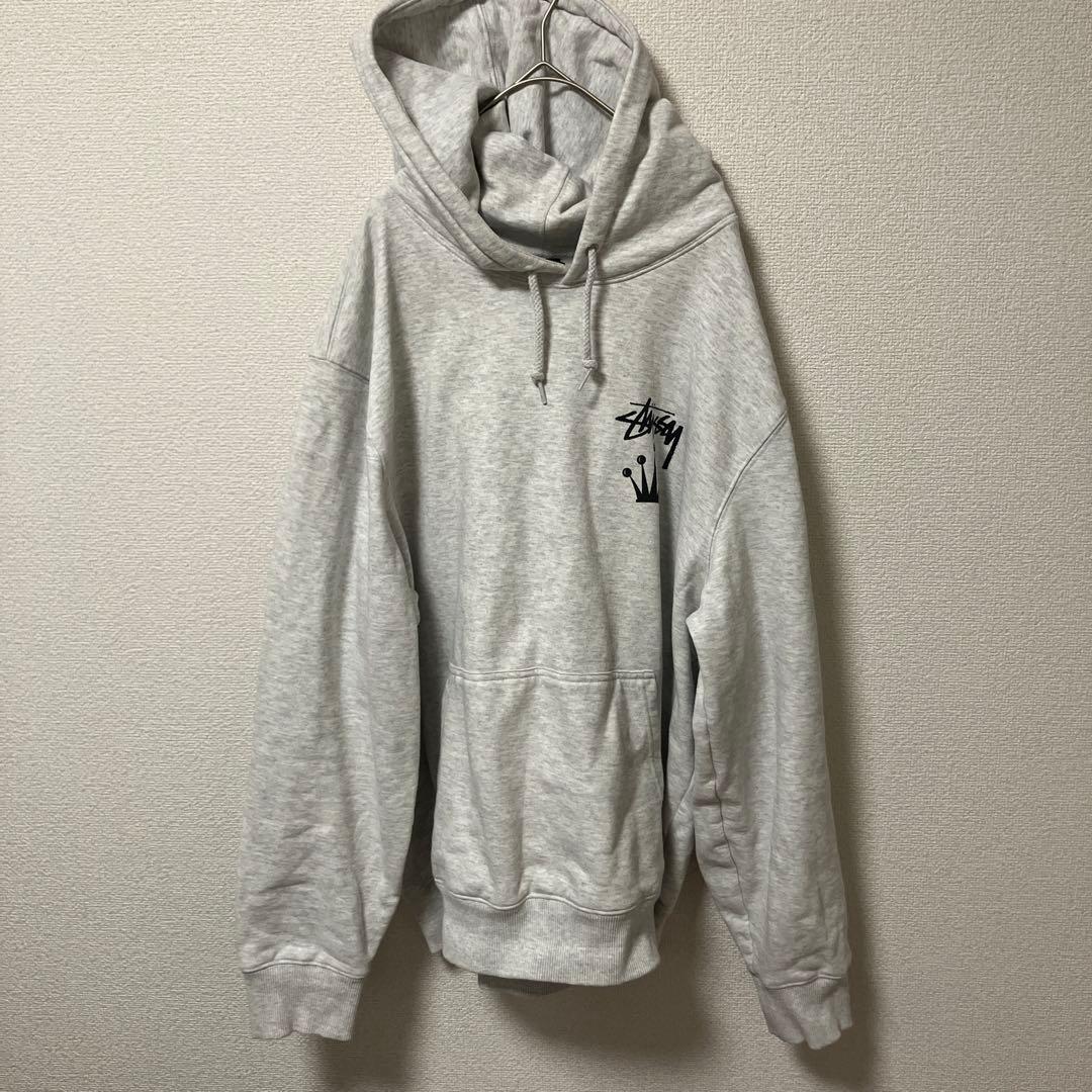 美品 ステューシー Stussy グレー パーカー 折れ王冠ロゴ - メルカリ