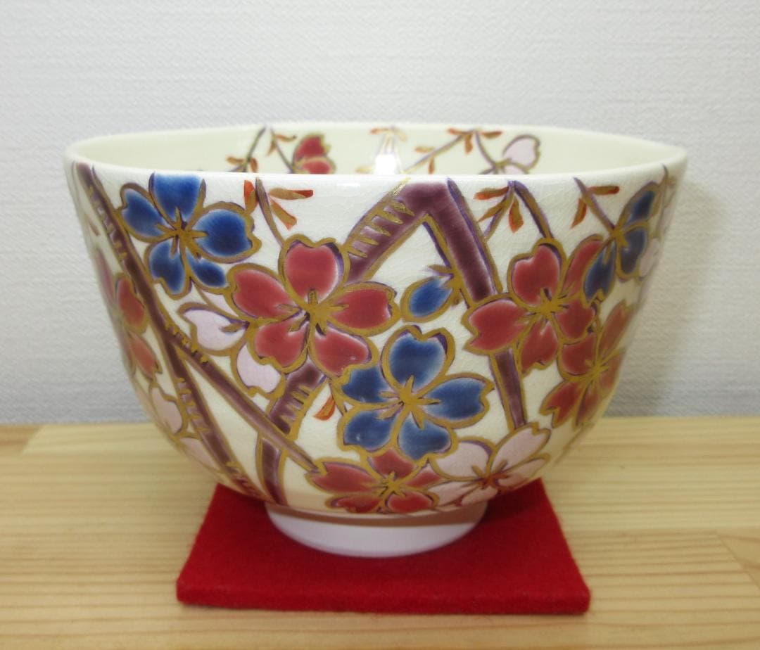 送料込【逢絢亭・新品】茶道具 茶碗 京焼 枝垂桜の図 伊坂清香 紙箱入り