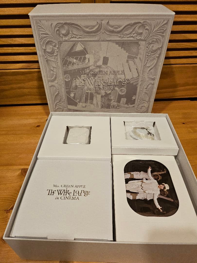 Mrs. GREEN APPLE The White Lounge初回限定BOX Mrs． GREEN APPLE/ The White Lounge in CINEMA 初回限定BOX 【DVD