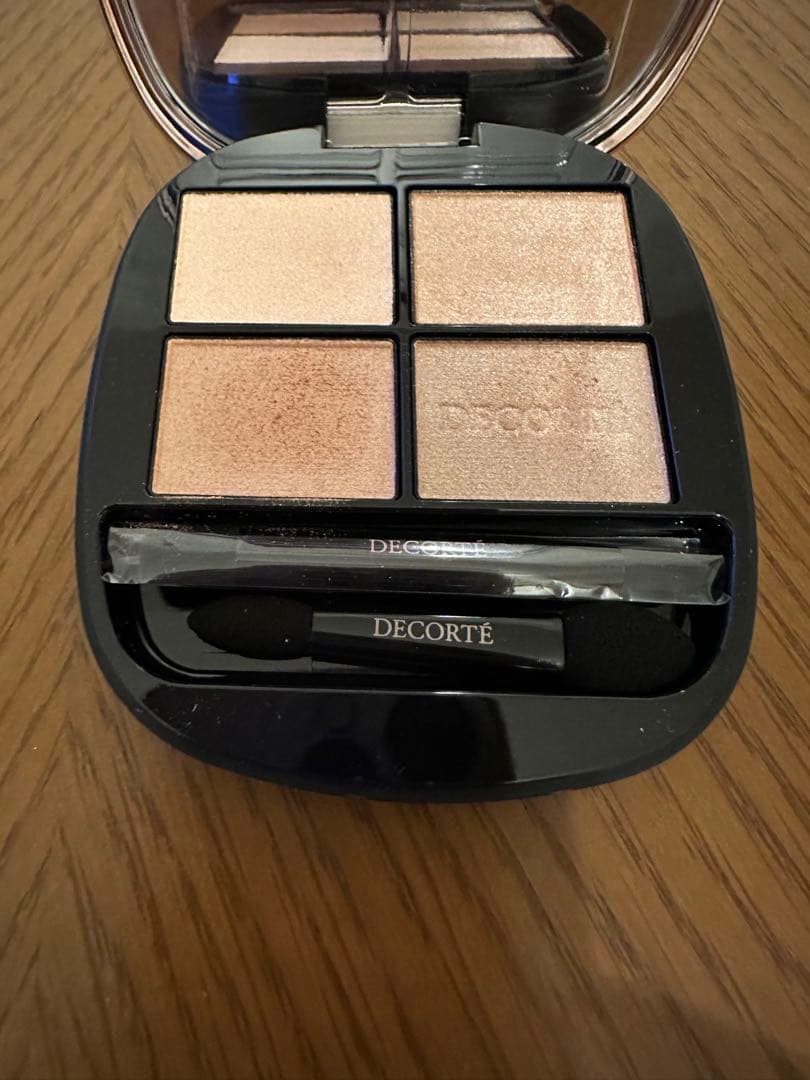 スキンシャドウデザイニングパレット09 Cashmere Feather コスメデコルテ / スキンシャドウ デザイニング パレット 09 cashmere