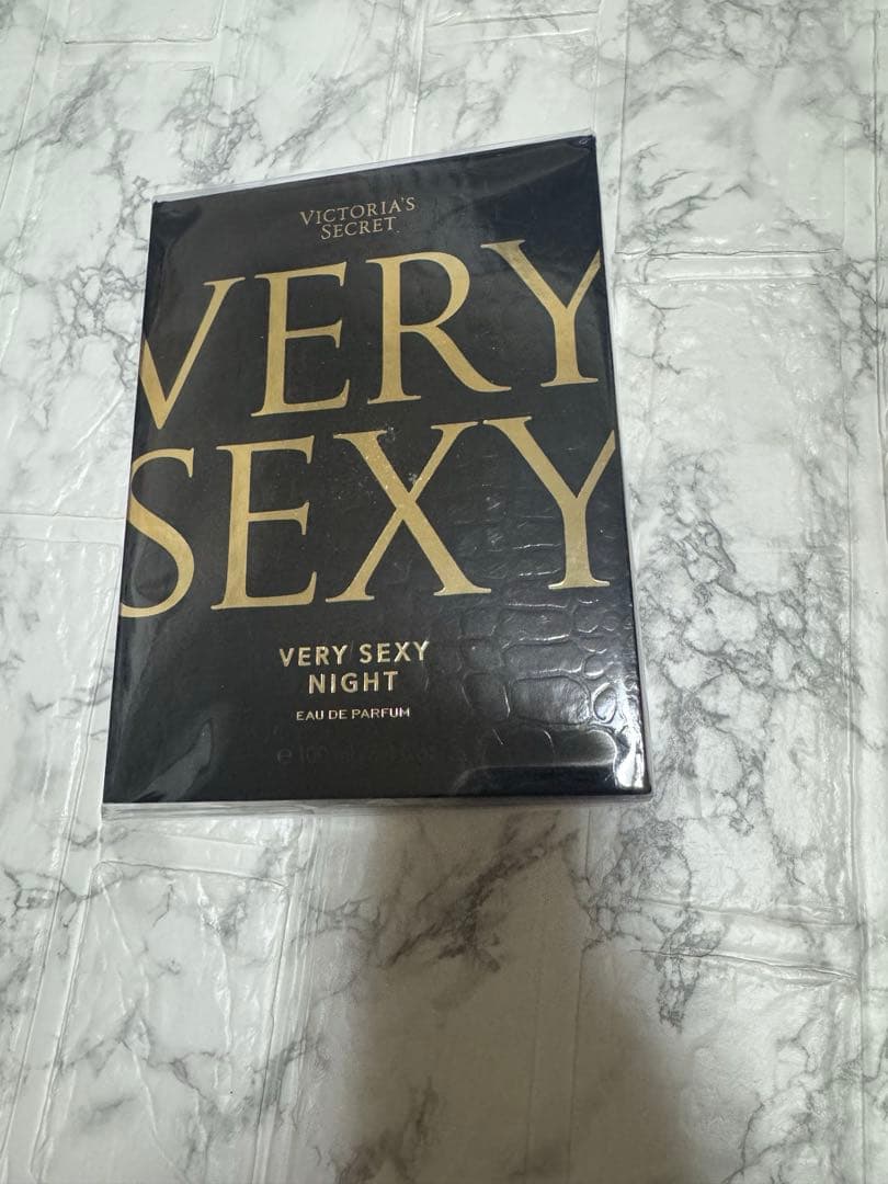 Very Sexy Night オードパルファム100ml VSビクトリアシークレット Very Sexy Night Eau De Parfum 100ml