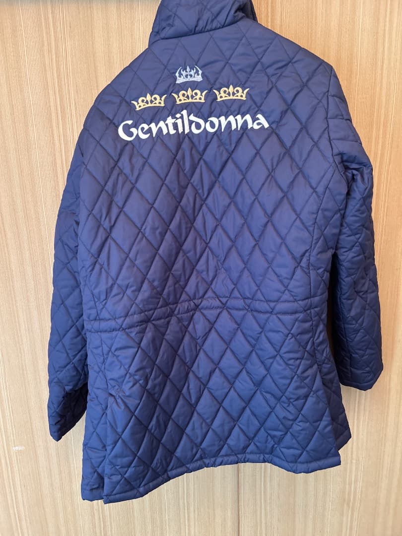 ノーザンファームの非売品ジェンティルドンナの防寒着