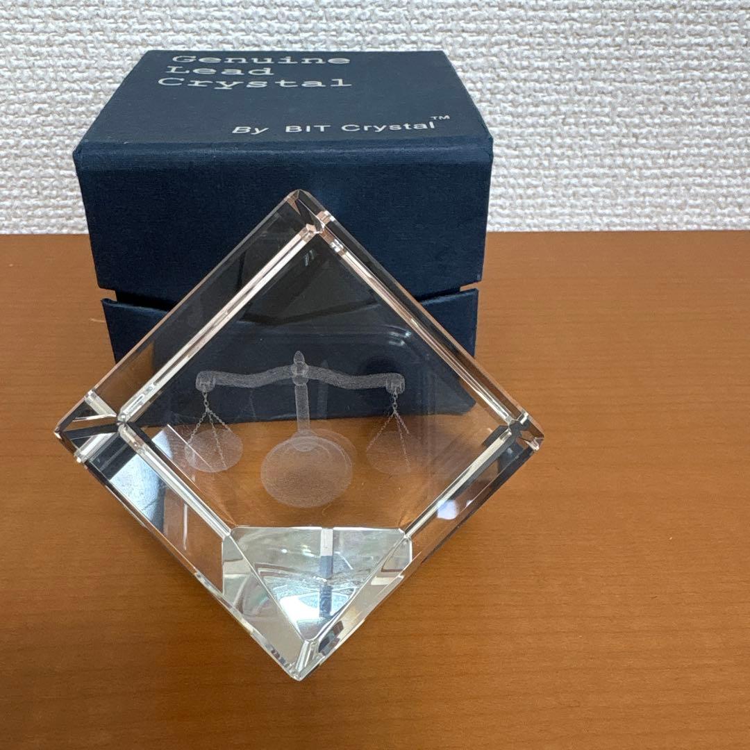 天秤デザイン クリスタルオブジェ 箱付き
