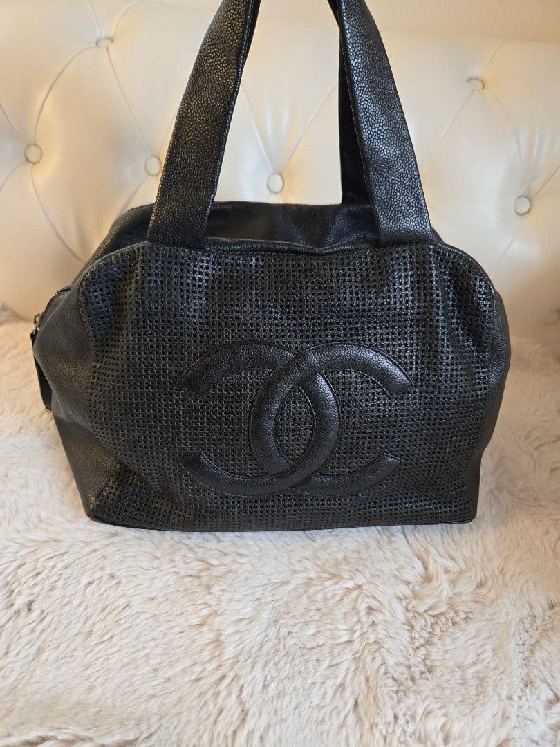 CHANEL パンチングレザーデカココバッ