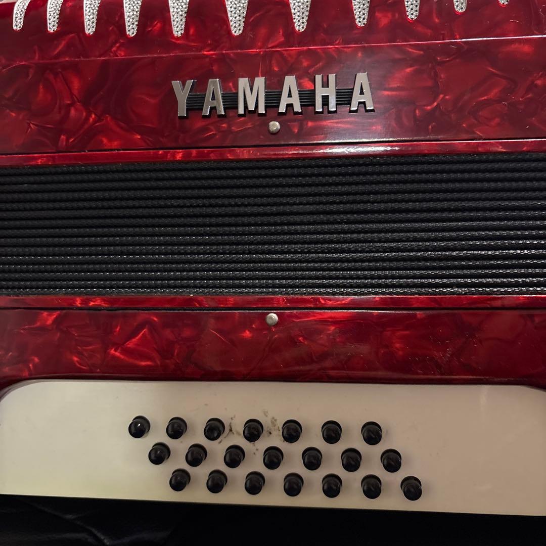 アコーディオン ケースと入門書付き 32鍵盤 21ベース ヤマハ - メルカリ