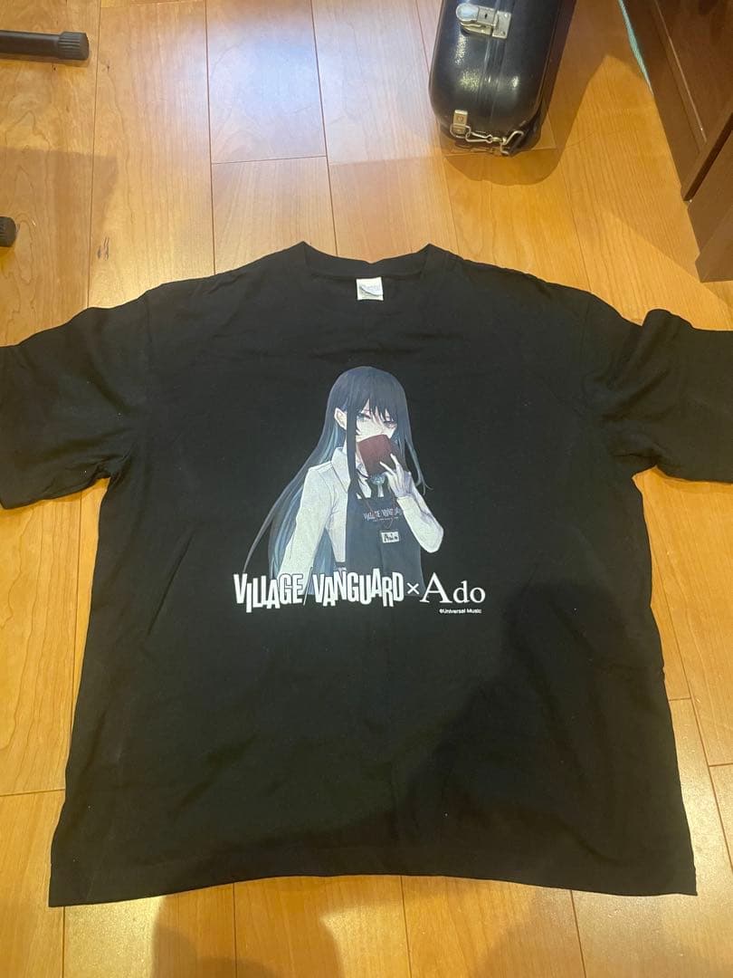 Village Vanguard x Ado Tシャツ うっせぇわ」が国内外のチャートを席巻し、社会現象となっている歌い手