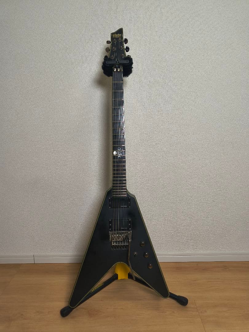 VSCHECTER　Ｖ型エレキギター