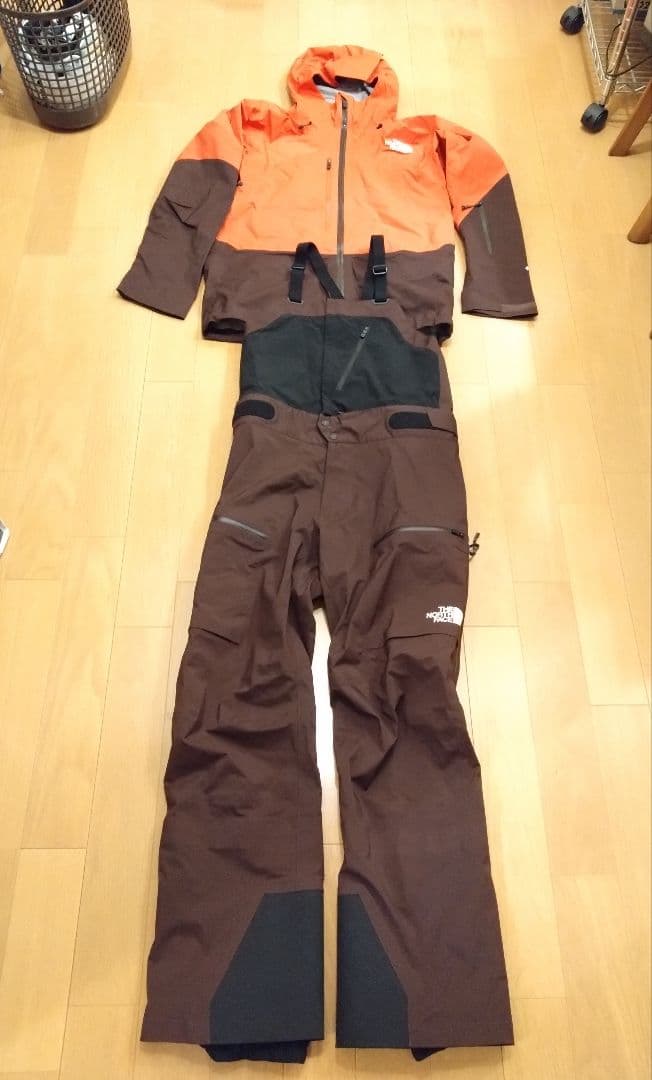 ノースフェイス　Powder Guide Light Jacket / Bib