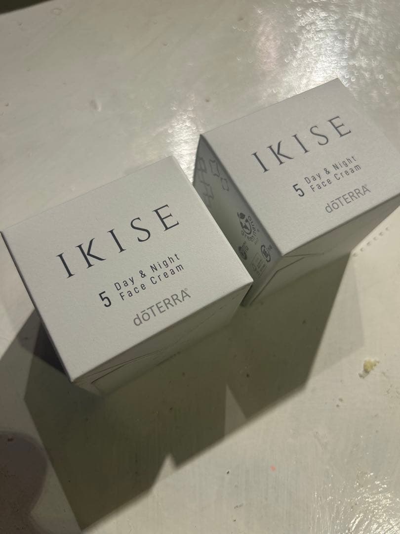 IKISE 5 Day & Night Face Cream 2個セット IKISE デイ ＆ ナイト フェイス クリーム - doTERRA TIMES