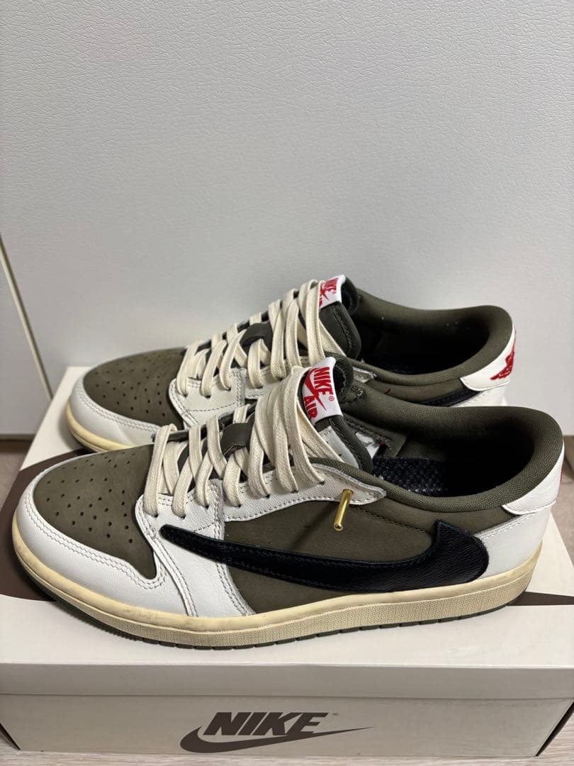 靴 AIR JORDAN 1 TRAVIS REVERSE OLIVE 26cm Women's Air Jordan 1 Low x Travis Scott 'Medium Olive' (DZ4137-106