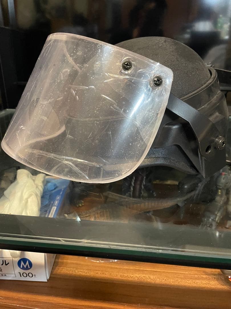 防弾ヘルメット　本物