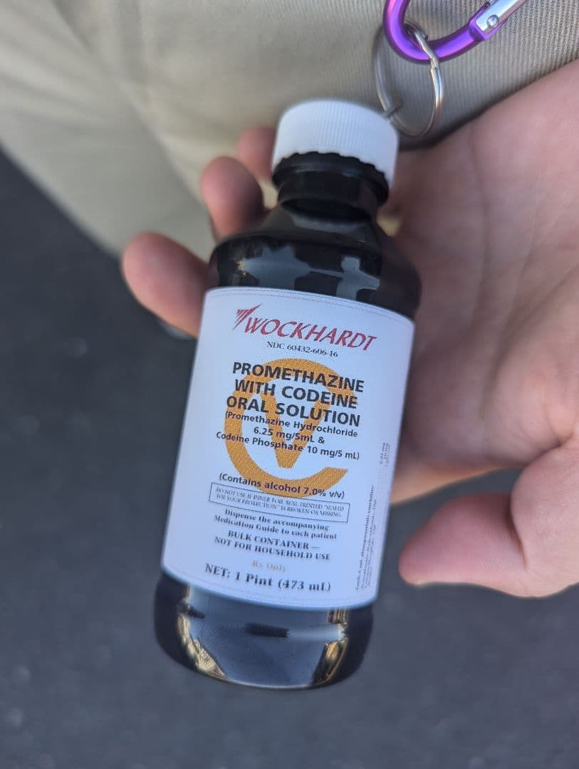 Lean Bottle Stash Keychain - メルカリ