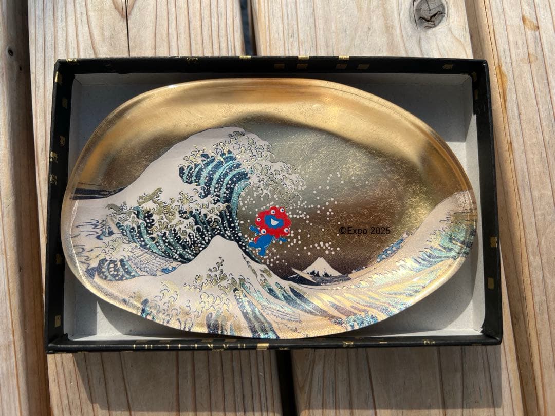 【大阪関西万博　会場限定】 ミャクミャク　箔一　ガラストレー　葛飾北斎 大阪関西万博 会場限定】 ミャクミャク 箔一 ガラストレー 葛飾北斎