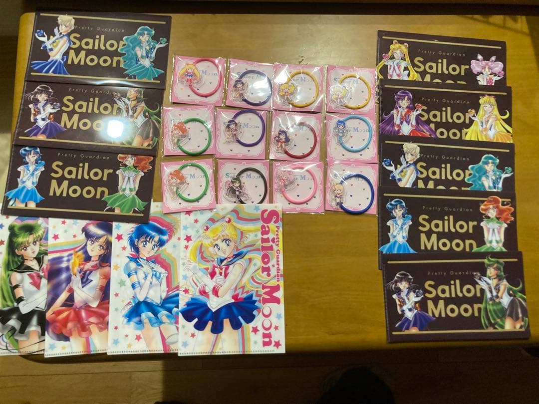 セーラームーン　明治　コラボ　ローソン　ファミマ　スーパー　セット　24点