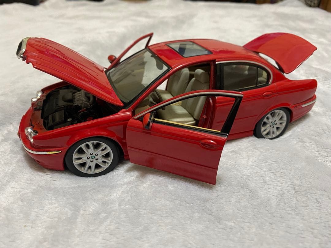 ミニカー Maisto JAGUAR X-type 1/18