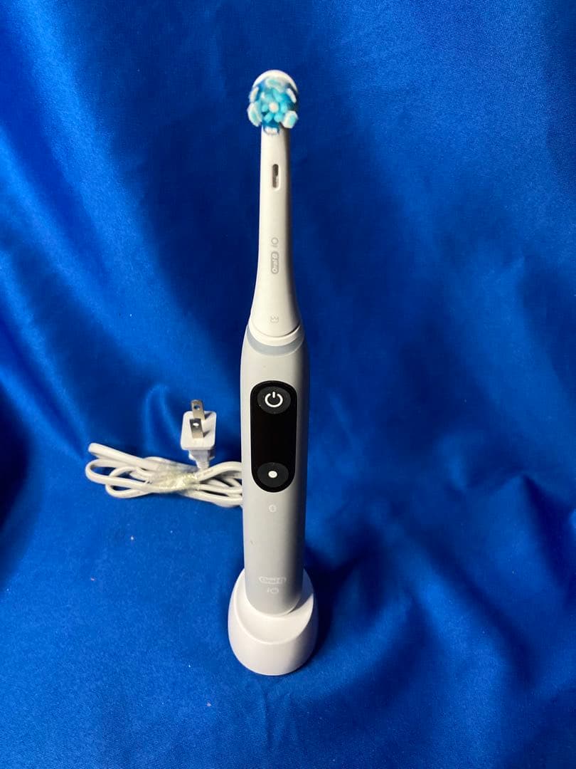 Oral-B 電動歯ブラシ本体 充電スタンド付き io 6 type3753