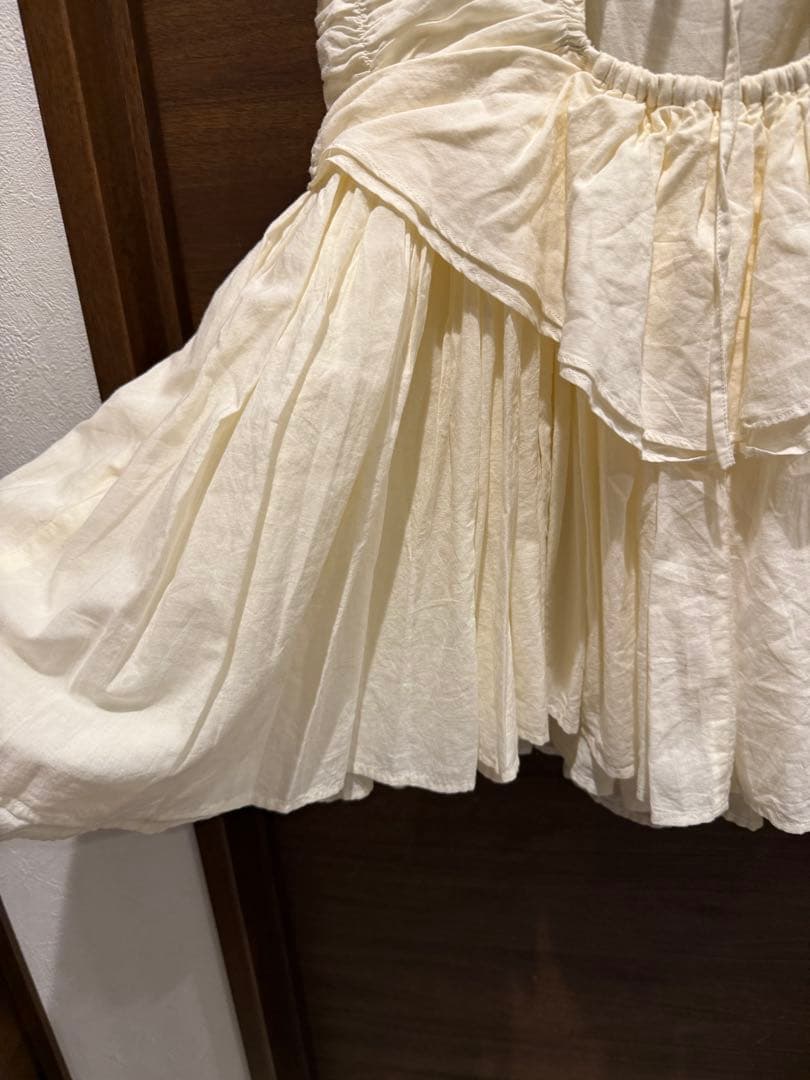 クリンクルクリンクルクリンクル アイボリー フリル付きキャミソール