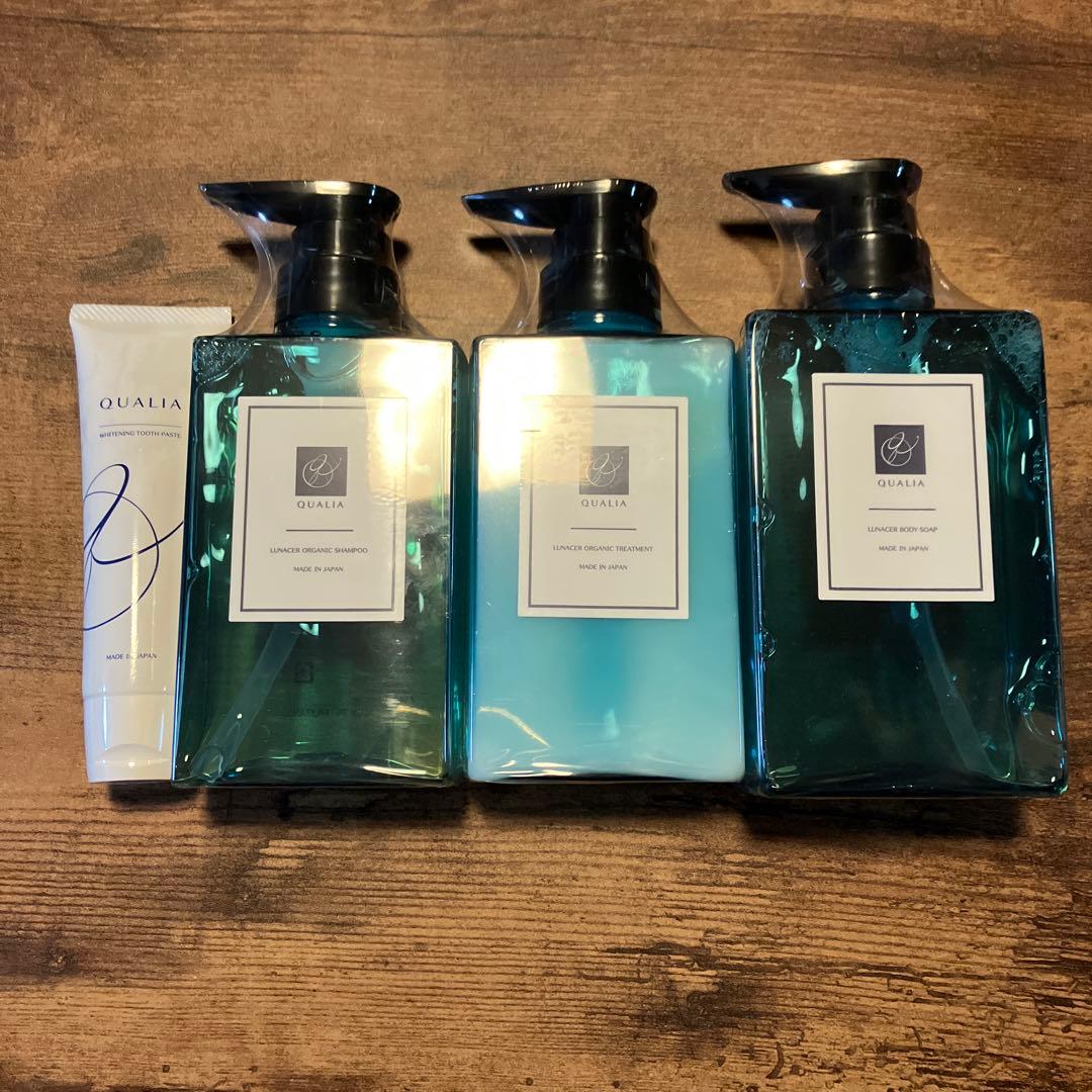 ✨新品未使用✨QUALIA シャンプー3本セットとホワイトニングトゥースペースト ✨新品未使用✨QUALIA シャンプー3本セットとホワイトニングトゥース