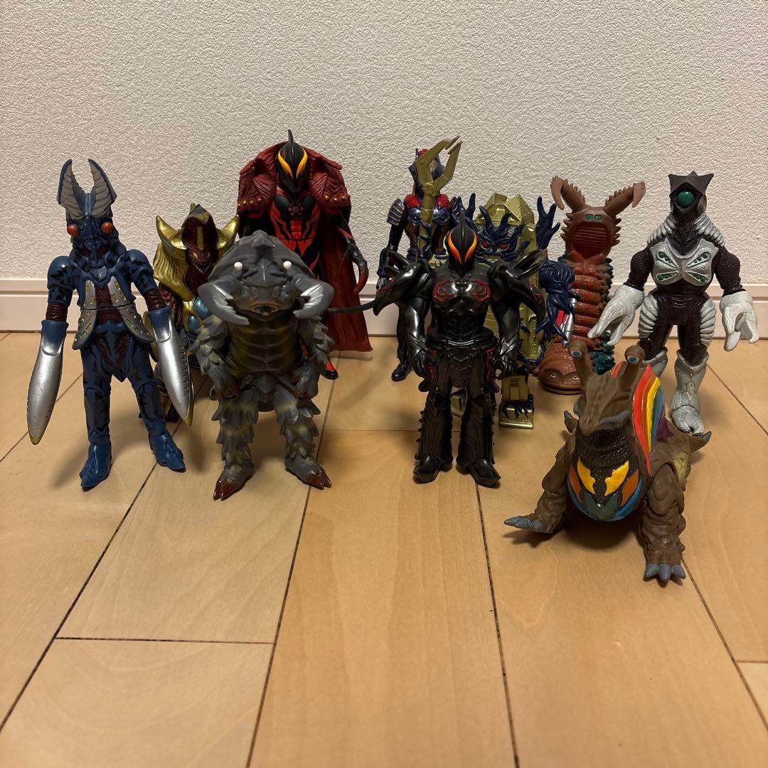 ウルトラ怪獣シリーズ 10体セット まとめ ソフビ - メルカリ