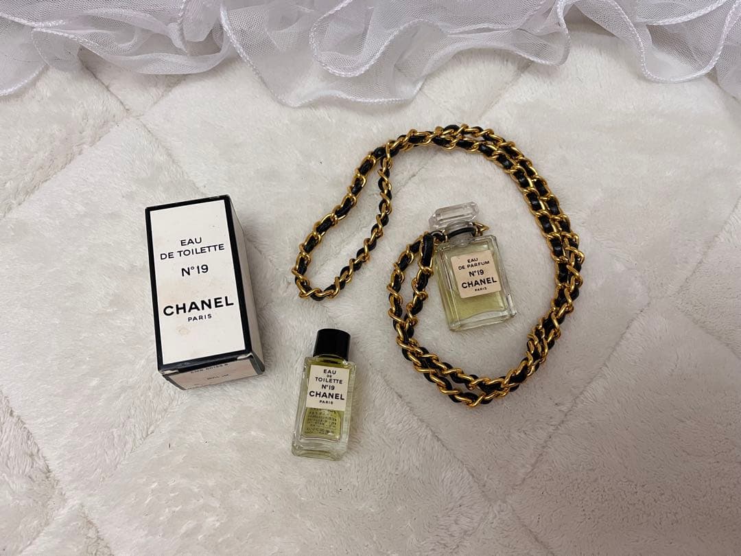 CHANEL N°19 香水 セット ネックレス