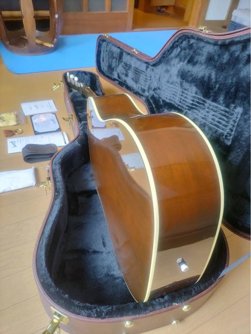 Gibsonカスタムショップ 1960s J-45 Montana Rose