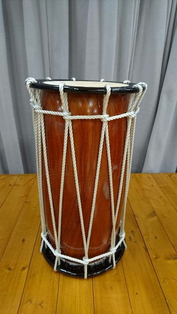 ケヤキくり抜き長締太鼓