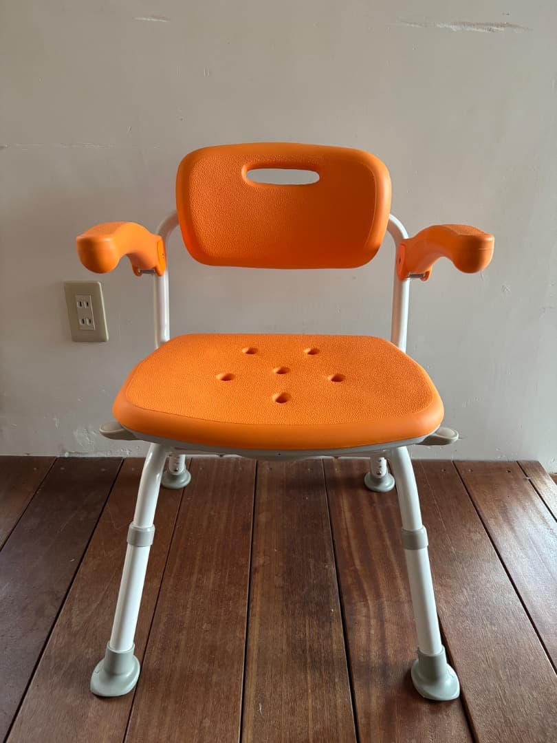 未使用/パナソニック シャワーチェア 介護用椅子 ユクリア PN-L41221 パナソニック エイジフリー シャワーチェア ［ユクリア］ ミドルSP回転