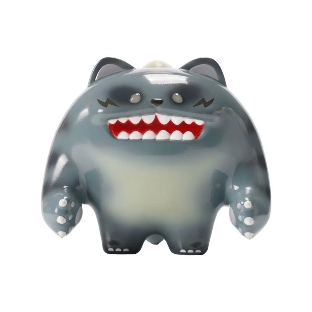 ウーディ・ウジラ　夜光　可愛い　モンスター　特撮　フィギュア　怪獣　ソフビ