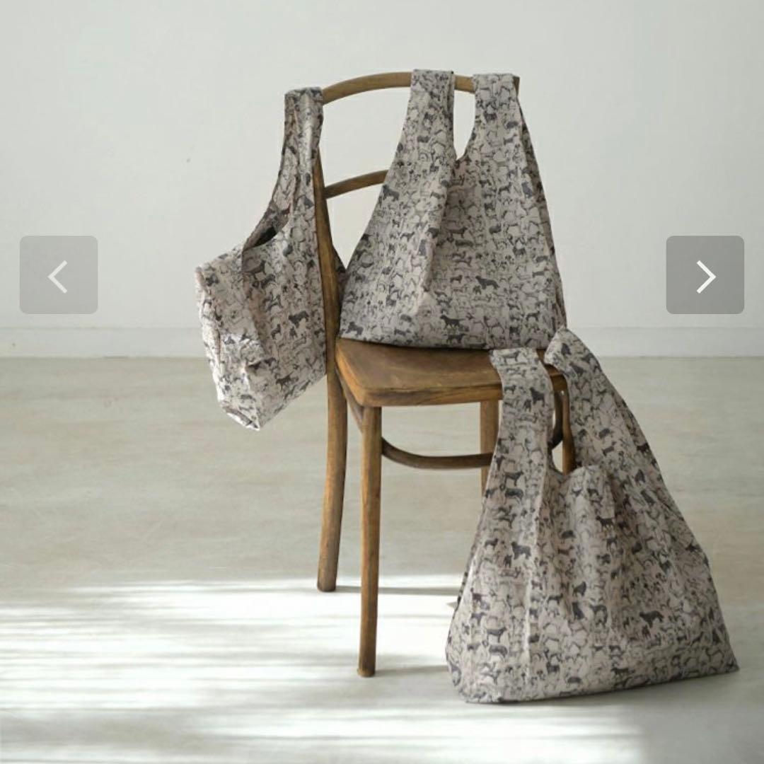 HUGOWAR New Dog Paradise pt. マルチバッグ（M）雅姫 - メルカリ