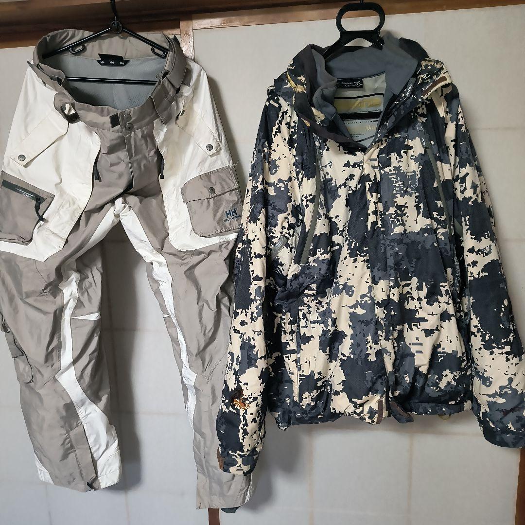 スノボウェア 迷彩ジャケットとパンツセット